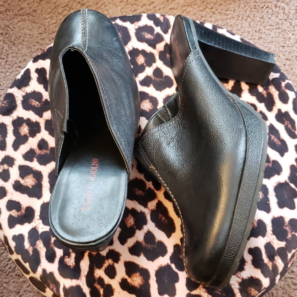 Shoe